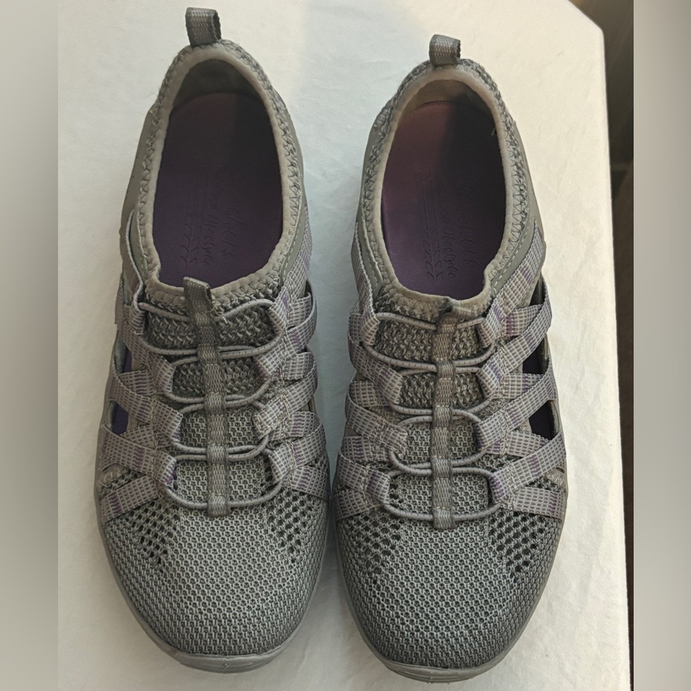 Skechers. Women’s outdoor lifestyle shoes. Size 6.5